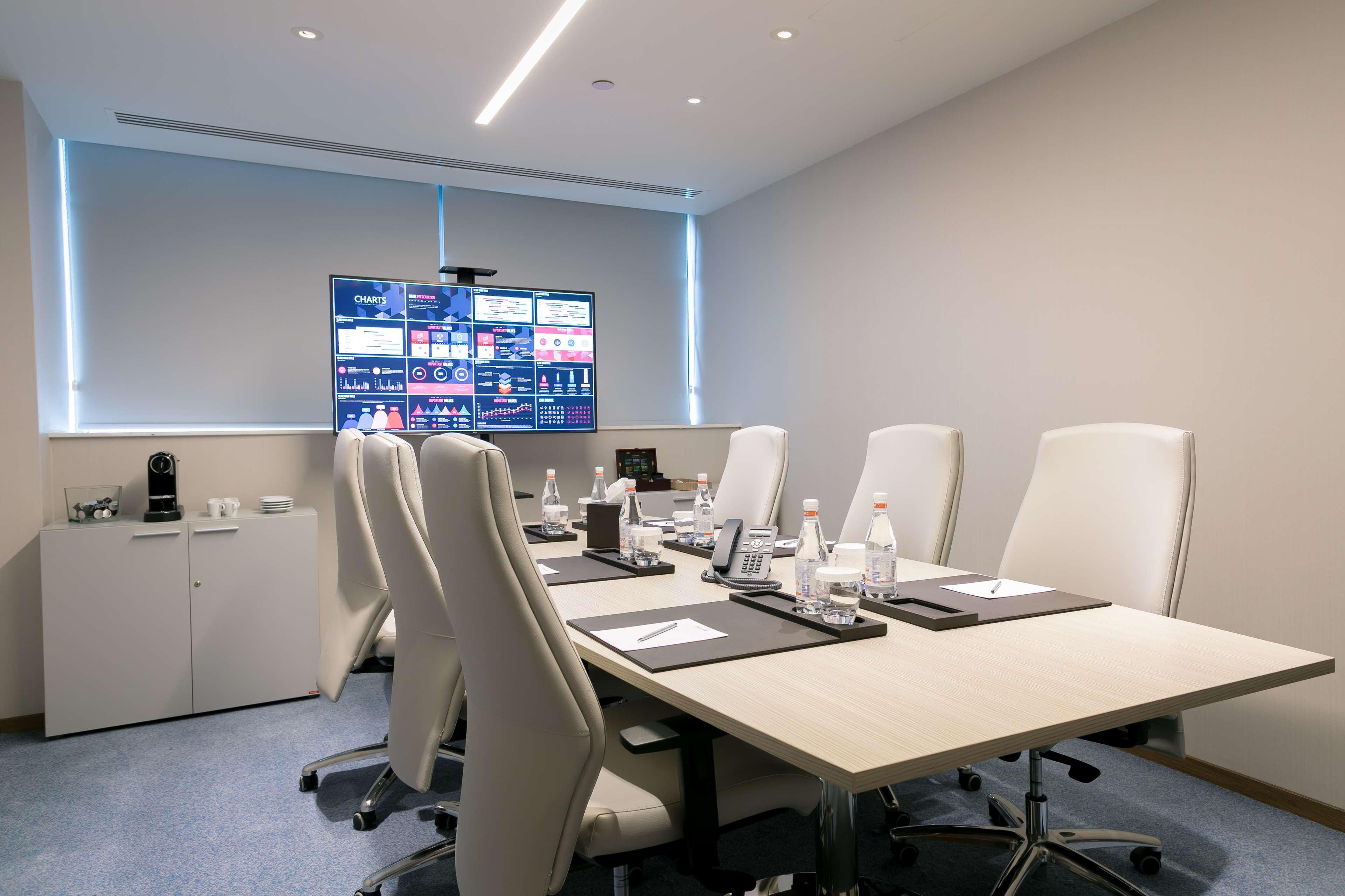 Radisson Blu Hotel, לרנקה