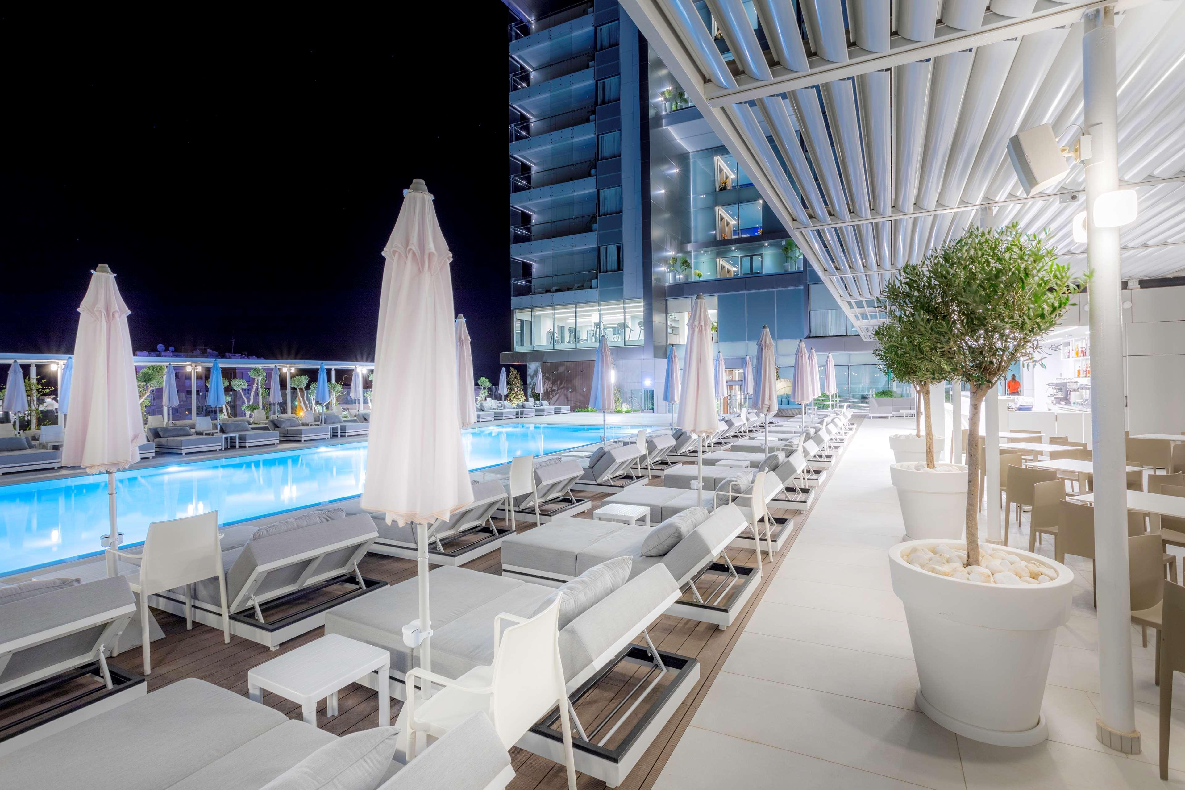 מלון Radisson Blu Hotel, 5*