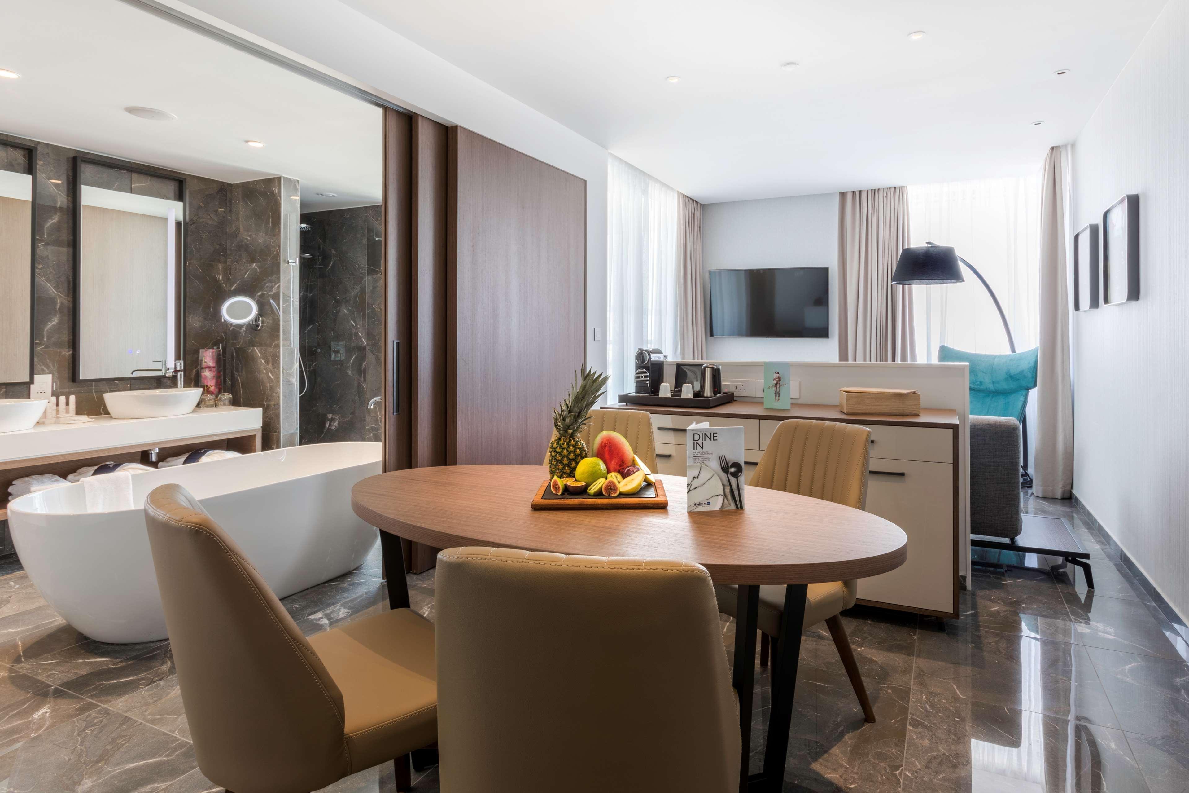 Radisson Blu Hotel, Hotel Larnaka